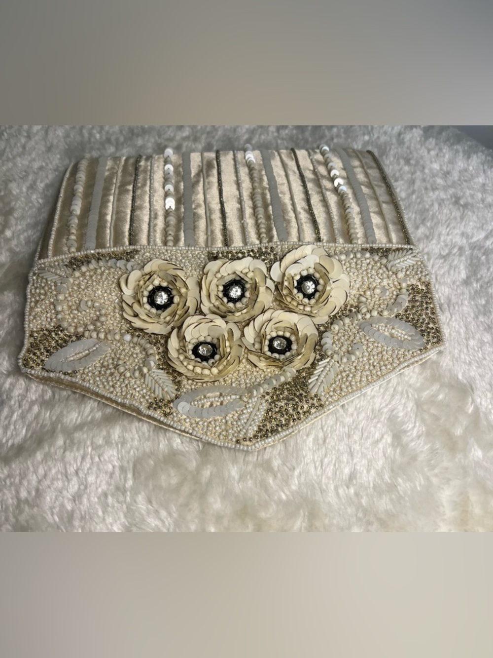 Clements Ribiero Ivory Fully Beaded Purse - Picture 5 of 11